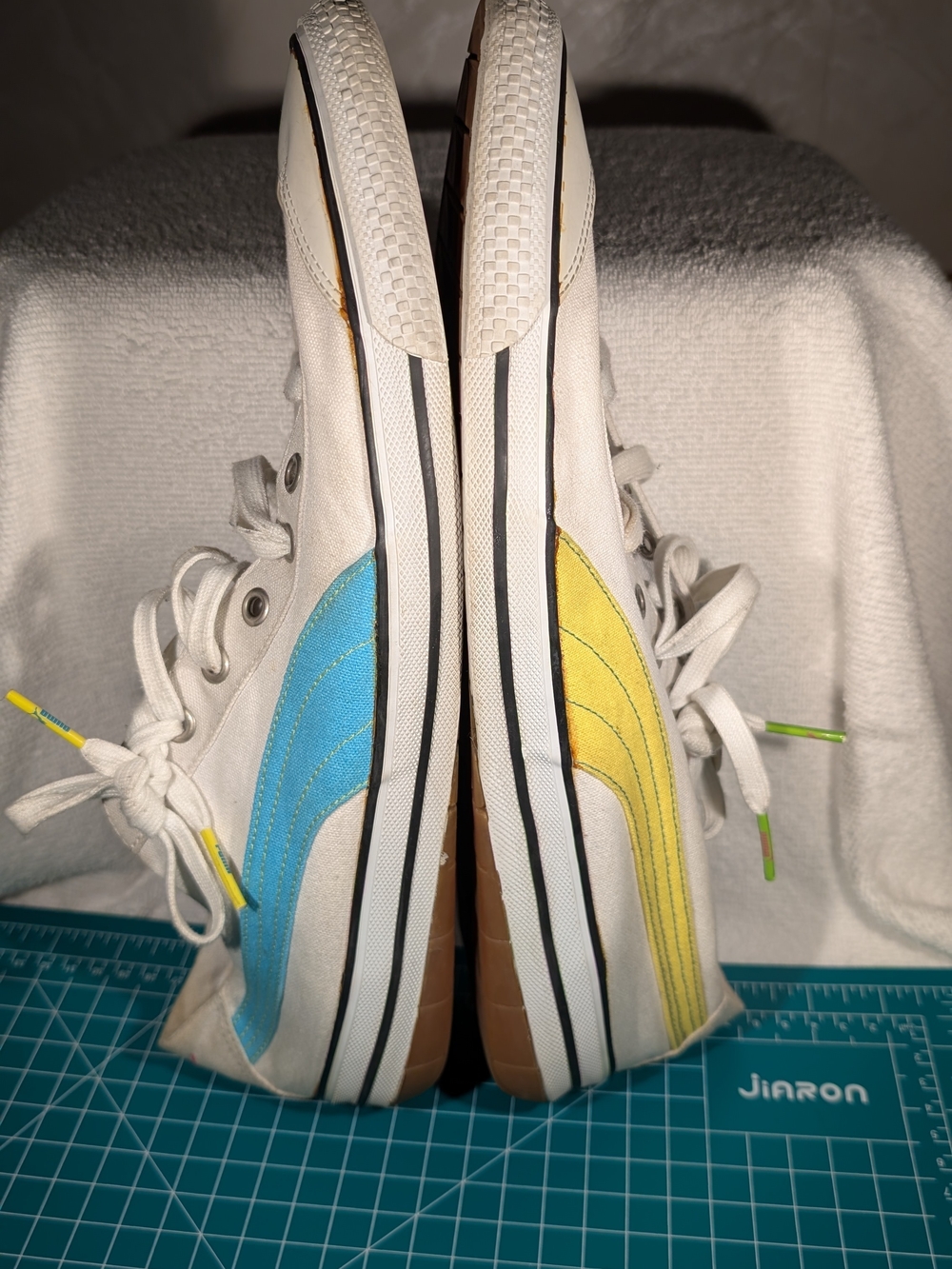 Puma Multicolor Color Block Sneakers Men's Size 14 Blue Yellow Green Pink - Picture 3 of 16